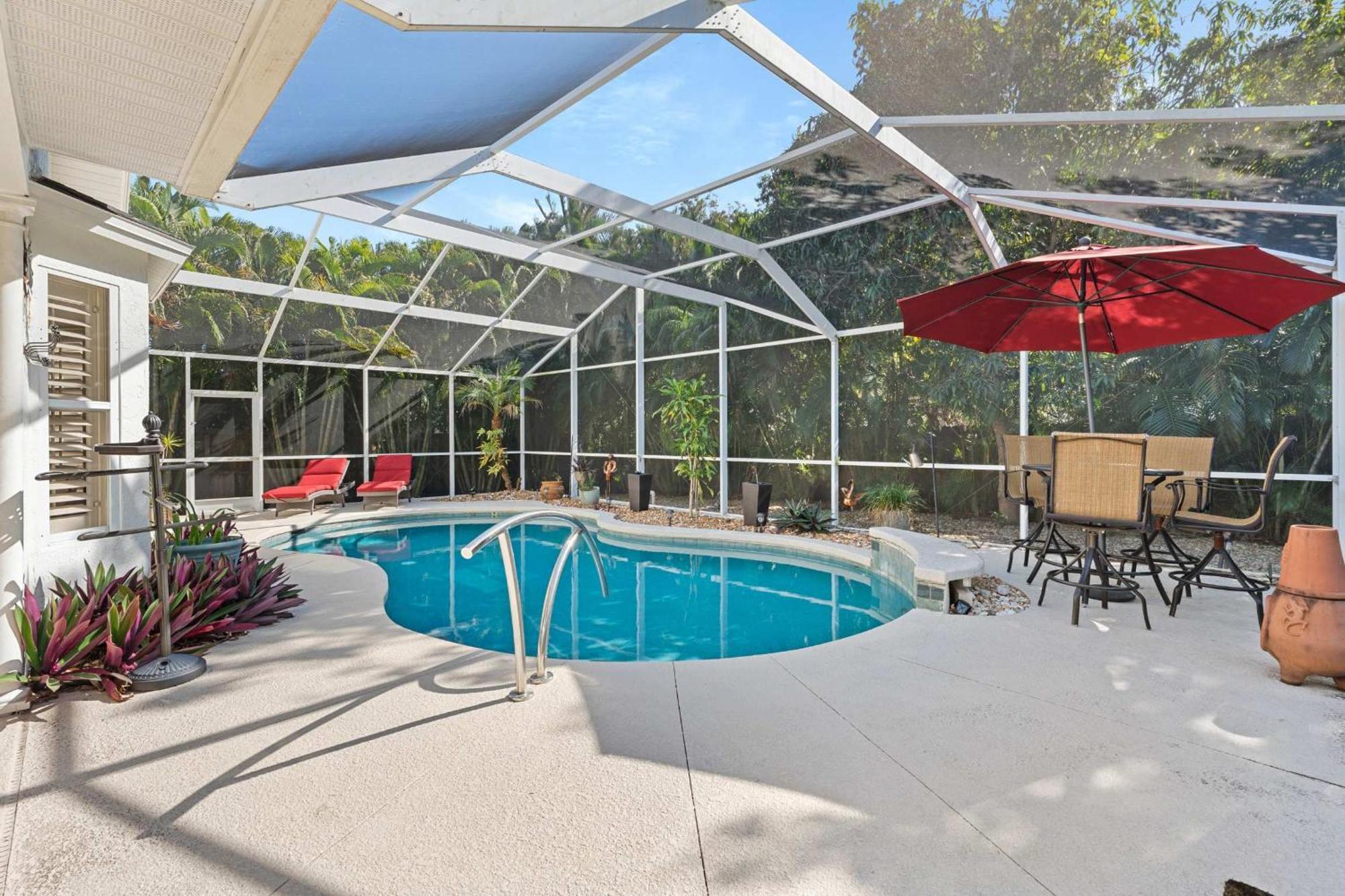 Pet Friendly Pool Home In River Reach Of Naples Fl Exterior foto