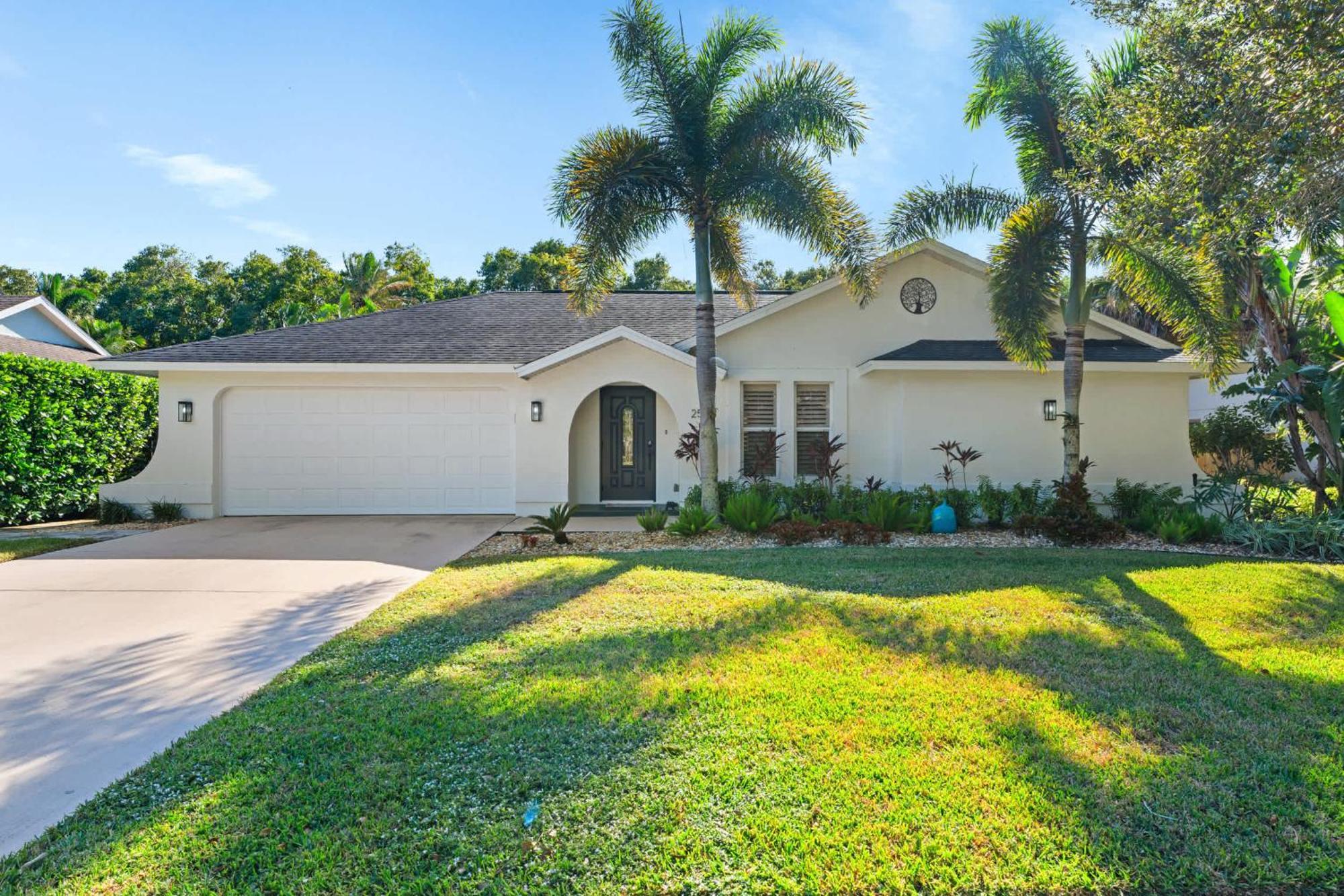 Pet Friendly Pool Home In River Reach Of Naples Fl Exterior foto